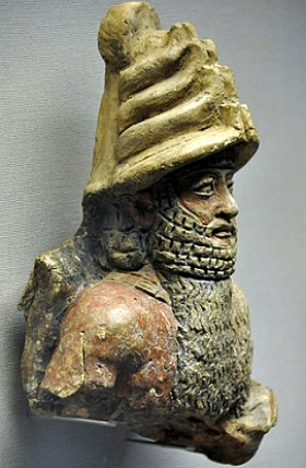 Escultura da cabeça do deus Shamash