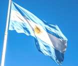 Bandeira da Argentina hasteada em Buenos Aires, capital do país