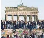 Queda do muro de Berlim em 1989: um dos resultados da crise do socialismo