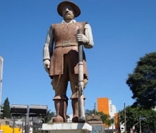 Estátua em homenagem ao bandeirante Borba Gato (São Paulo-SP)