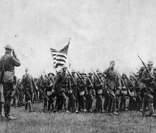 Soldados dos EUA indo para as batalhas da Primeira Guerra Mundial