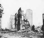 Destroços de Guernica após ataque aéreo durante a guerra