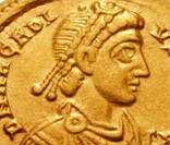 Teodósio I: oficializou o cristianismo no Império Rormano.
