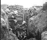 Soldados numa trincheira durante a Primeira Guerra Mundial