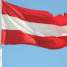 Bandeira da Áustria hasteada em Viena, capital do país