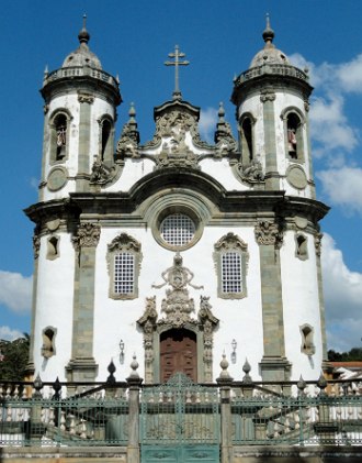 Foto da frente da Igreja de S&atilde;o Francisco de Assis