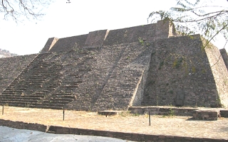Foto da Grande Piramide de Tenayuca