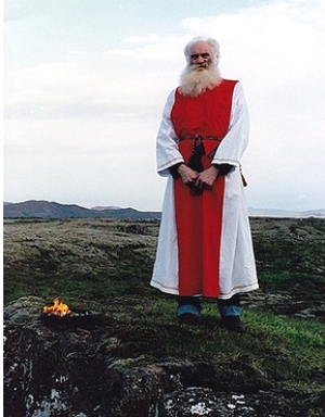 Foto do l&iacute;der religioso Sveinbjorn Beinteinsson