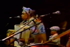 Foto de Luiz Gonzaga numa apresenta&ccedil;&atilde;o de 1981
