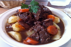 Boeuf Bourguignon: prato t&iacute;pico da culin&aacute;ria francesa