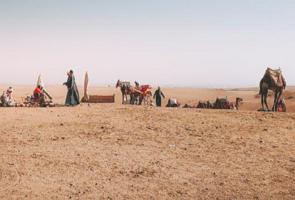 Foto de uma caravana de beduínos