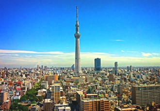 Foto da cidade de T&oacute;quio com destaque para a Torre de T&oacute;quio.