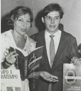 Clarice Lispector ao lado de Tom Jobim