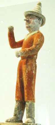 Estatueta chinesa representando um comerciante ocidental da Rota da Seda