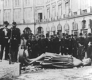 Destrui&ccedil;&atilde;o de uma coluna durante a Comuna de Paris
