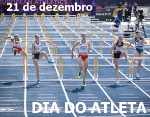 Foto mostrando mulheres numa corrida de barreiras