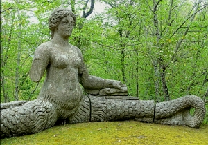 Est&aacute;tua de Equidna 