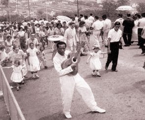 Foto antiga da escola de samba Deixa Falar