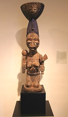 Est&aacute;tua do orix&aacute; Oxum