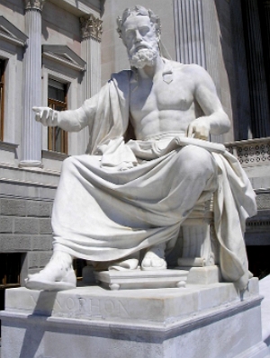 Est&aacute;tua de m&aacute;rmore de Xenofonte