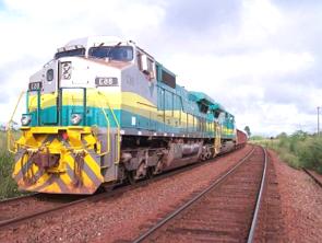 Trem passando pela Estrada de ferro Caraj&aacute;s