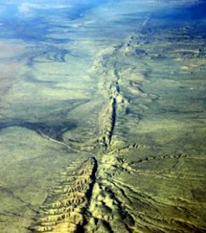 Foto aéra da falha geológica de San Andreas