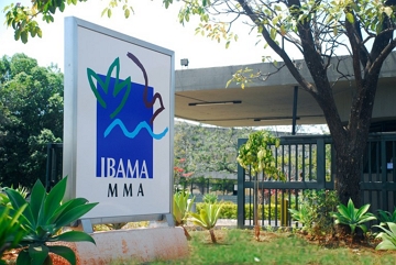 Foto da entrada da sede do IBAMA
