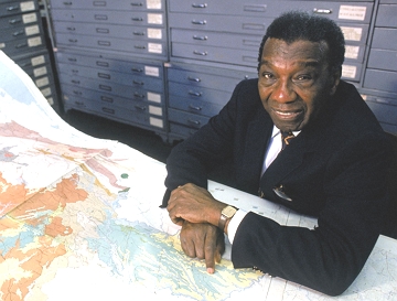 Foto do ge&oacute;grafo brasileiro Milton Santos