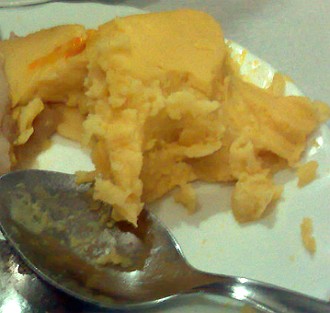 Foto mostrando o funge, esp&eacute;cie de pur&ecirc; de cor amarela.