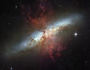 Imagem da Gal&aacute;xia Messier 82