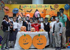 Comemora&ccedil;&atilde;o do Halloween numa escola dos Estados Unidos