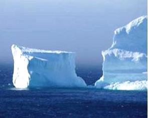 Icebergs no Oceano Glacial Ártico
