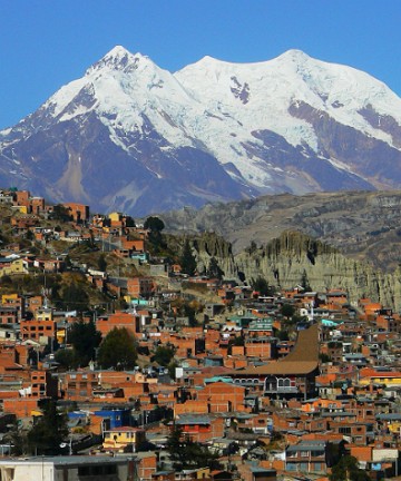 Foto da cidade de La Paz com Andes ao fundo