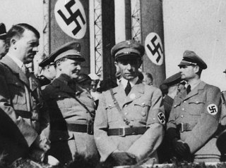 Foto mostrando Hitler e outros l&iacute;deres nazistas da Alemanha em 1934