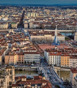 Foto a&eacute;rea da cidade de Lyon na Fran&ccedil;a