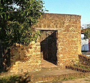 Construção de barro e madeira da época da Balaiada