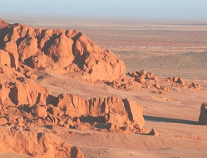 Montanhas no deserto de Gobi