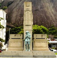 Foto do Monumento em homenagem aos mortos na Intentona Comunista