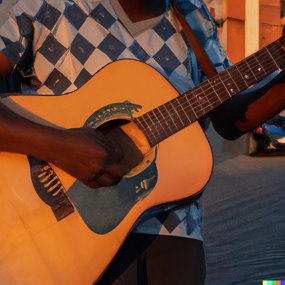 Homem tocando viol&atilde;o na rua. A foto n&atilde;o mostra o rosto do homem