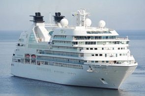 Foto de um navio de turismo