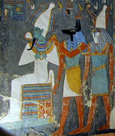 Pintura mostrando os deuses egípcios: Osíris, Anúbis e Hórus