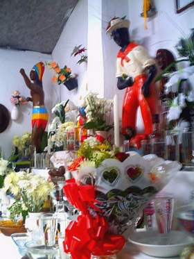 Foto mostrando imagens dos mestres e mestras da Jurema Sagrada