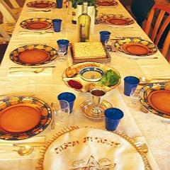 Mesa preparada para a P&aacute;scoa Judaica, a Pessach