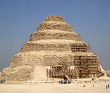 Pirâmide de Djoser, construída no Egito Antigo