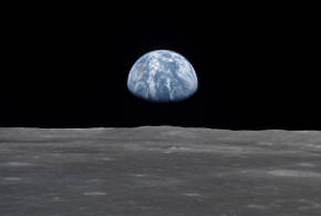 Imagem do planeta Terra vista da Lua.