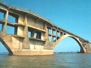Ponte sobre o rio Paraguai na cidade de Corumb&aacute;