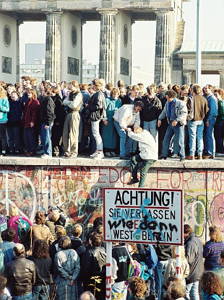 Foto da Queda do Muro de Berlim em 1989