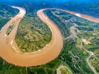 Foto a&eacute;rea de um trecho do rio Amarelo da China