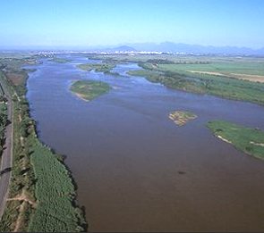 Imagem do rio Para&iacute;ba do Sul
