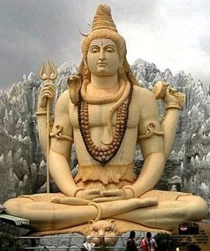 Estátua da divindade Shiva do Hinduísmo